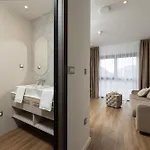 Sunday And Hotel 4*